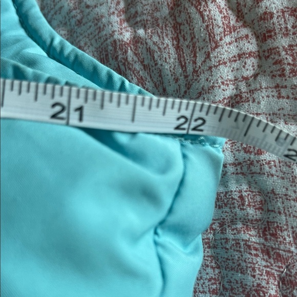 L.L. Bean Women's Sky Blue Puffer Vest - Picture 6 of 6